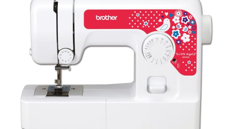 Brother Little Angel KD144s symaskine med udskiftelige frontplader og fingerbeskytter