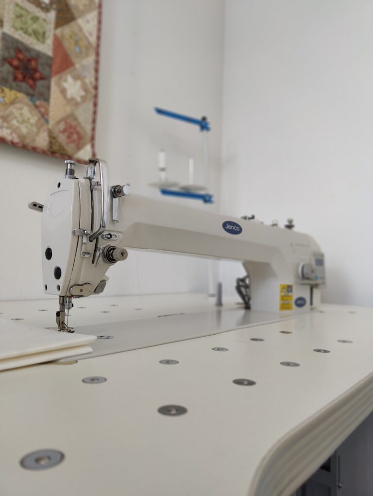 Jenco 6610 industrisymaskine med servomotor og automatisk trådklip