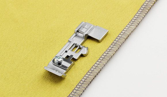 Båndfod til HUSKYLOCK S21 og S25 – trykfod til bånd og pyntestrimler for præcise overlock-sømme