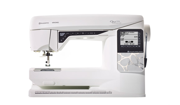 Husqvarna Viking Opal 690 Q